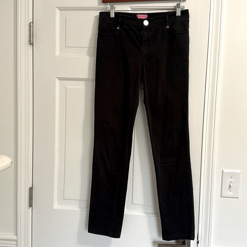 BCBG black straight leg pant size 6